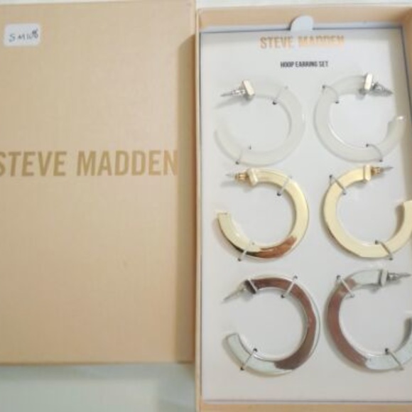 Steve Madden Jewelry - Steve Madden 1-3/4" Medium Lucite Solid Trio Earring Gift Set